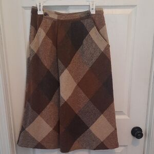 Vintage 1970s Plaid A-Line Skirt in Brown and Tan